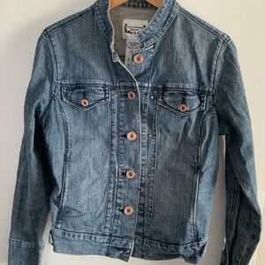 Levi's Light Wash Blue Denim Jacket size medium